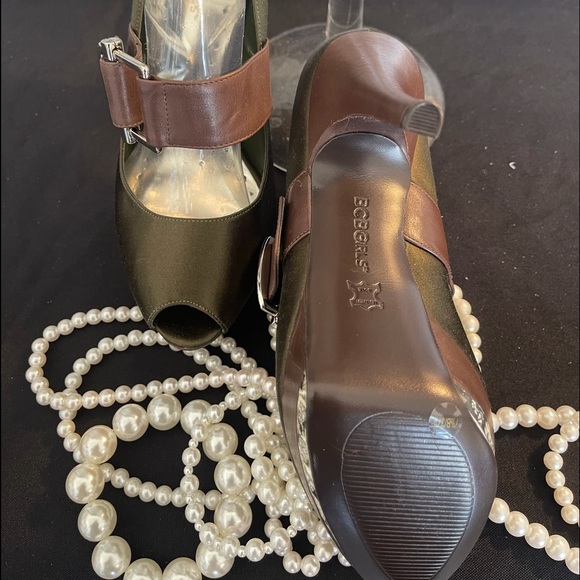 NEW BCBG Chole Hummus/Brown Satin Vachetta Heels - Picture 11 of 16